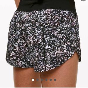 Lulu speeds up size 8 great condition